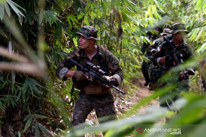 Thủy quân lục chiến Indonesia và Mỹ tiến hành tập trận chung ngày 13/6.