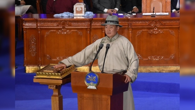 Mông Cổ: Tổng thống đắc cử Ukhnaa Khurelsukh tuyên thệ nhậm chức