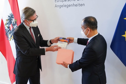 Ngày 25/6, Đại sứ Nguyễn Trung Kiên đã làm việc với Thứ trưởng thường trực Bộ Ngoại giao Áo Peter Launsky-Tieffenthal. 