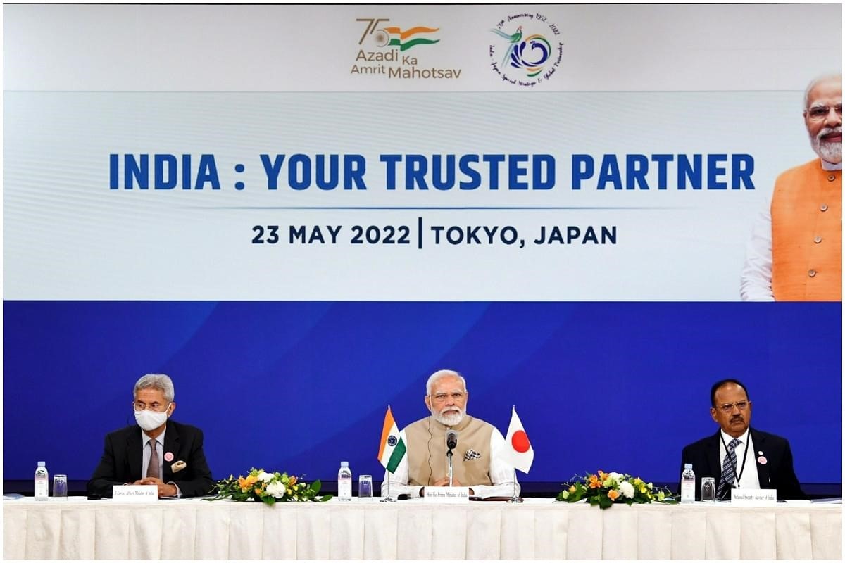 Thủ tướng Ấn Độ Narendra Modi và đội ngũ của mình tại Nhật Bản, tháng 5/2022. (Nguồn: PMO)