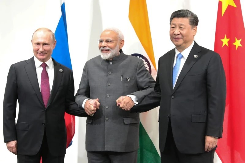 Tổng thống Nga Vladimir Putin, Thủ tướng Ấn Độ Narendra Modi và Chủ tịch Trung Quốc Tập Cận Bình  tại Thượng đỉnh G20 ở Osaka, Nhật Bản ngày 28/6/2019. (NguồnAFP)
