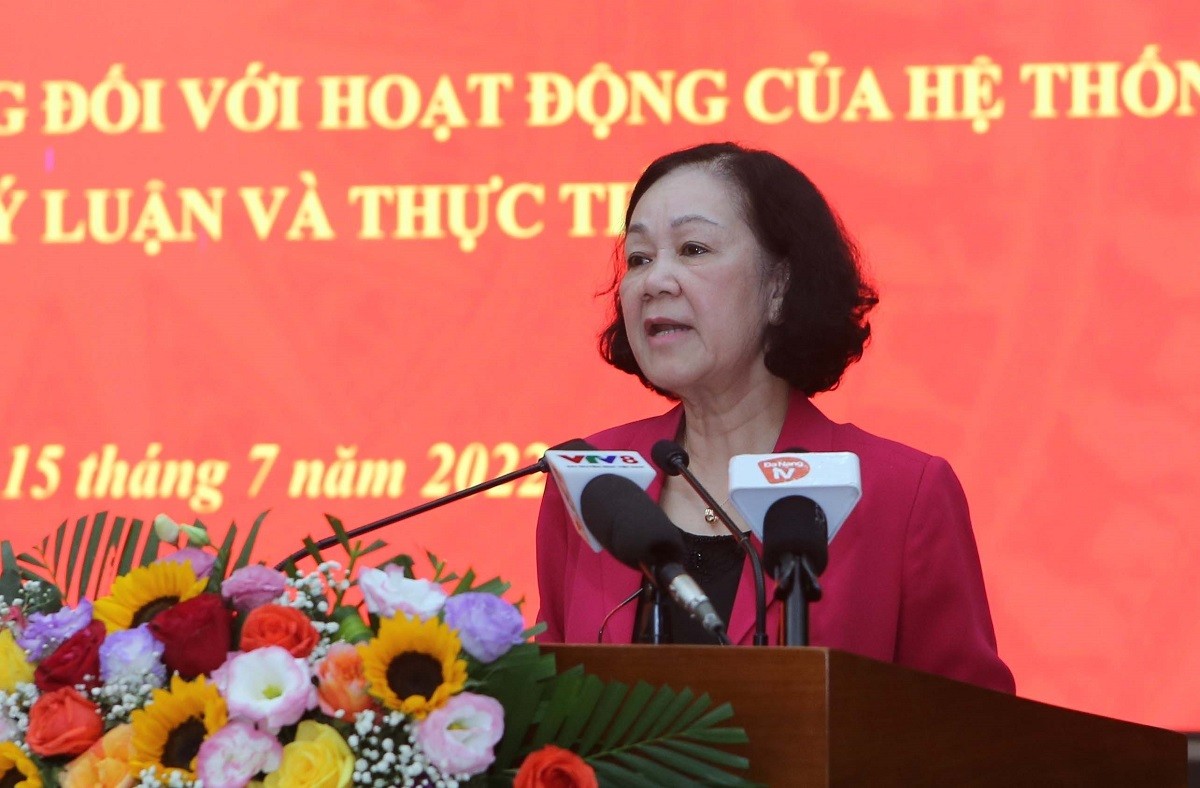 Bí thư Trung ương Đảng, Trưởng ban Tổ chức Trung ương Trương Thị Mai phát biểu kết luận Hội thảo khoa học quốc gia “Đổi mới phương thức lãnh đạo của Đảng đối với hoạt động của hệ thống chính trị - những vấn đề lý luận và thực tiễn”. (Nguồn: TTXVN)