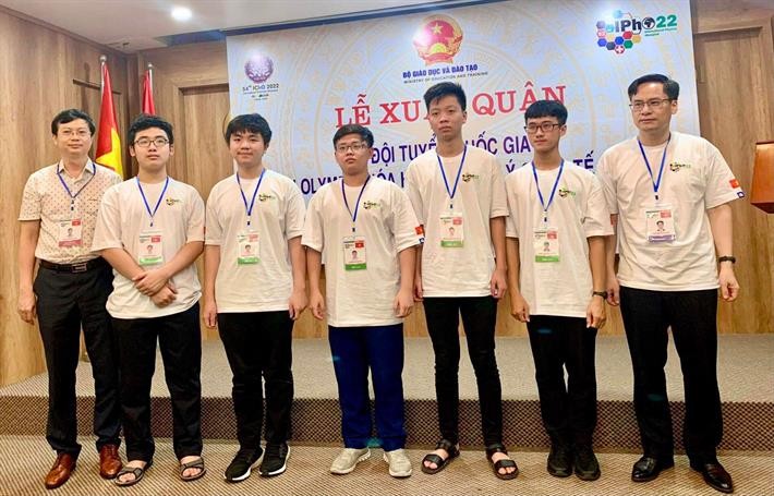5 học sinh Việt Nam tham dự Olympic Vật lý quốc tế 2022. (Nguồn: Bộ GD&ĐT)