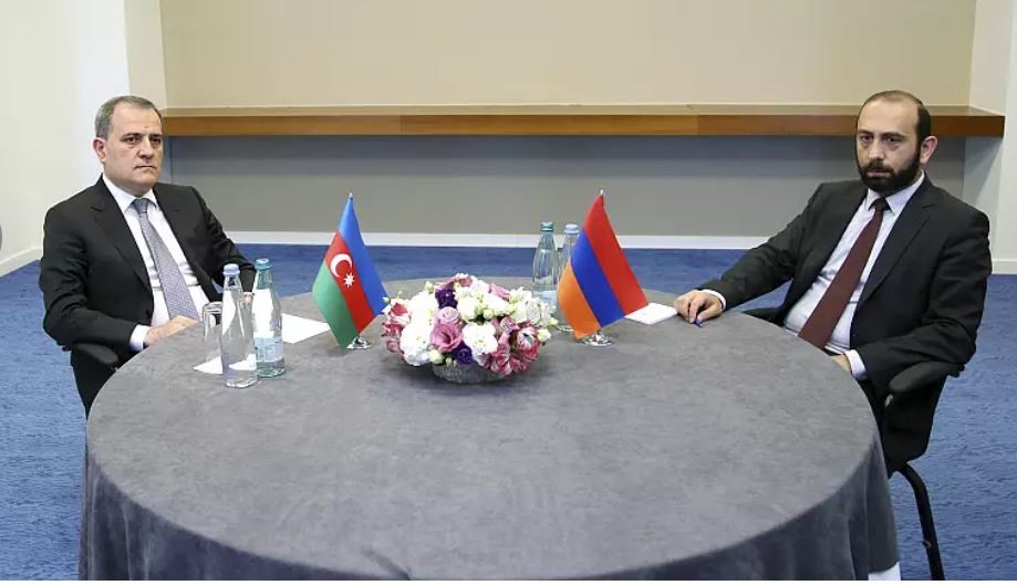 Ngoại trưởng Armenia Ararat Mirzoyan và người đồng cấp Azerbaijan Jeyhun Bayramov hội đàm tại Tbilisi, Gruzia. (Nguồn: Bộ Ngoại giao Gruzia)