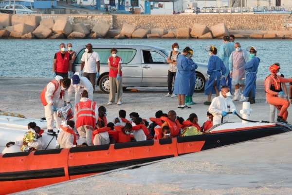 Italy: Địa phương quá tải trong tiếp nhận người di cư, cảnh báo phát động tổng đình công