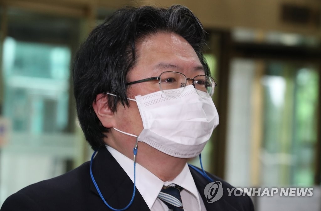 Phó Đại sứ Nhật Bản tại Hàn Quốc Soma Hirohisa bị triệu hồi về nước sau khi gây ra rắc rối bằng những bình luận mang tính miệt thị những nỗ lực của Tổng thống nước chủ nhà Moon Jae-in nhằm cải thiện quan hệ song phương.