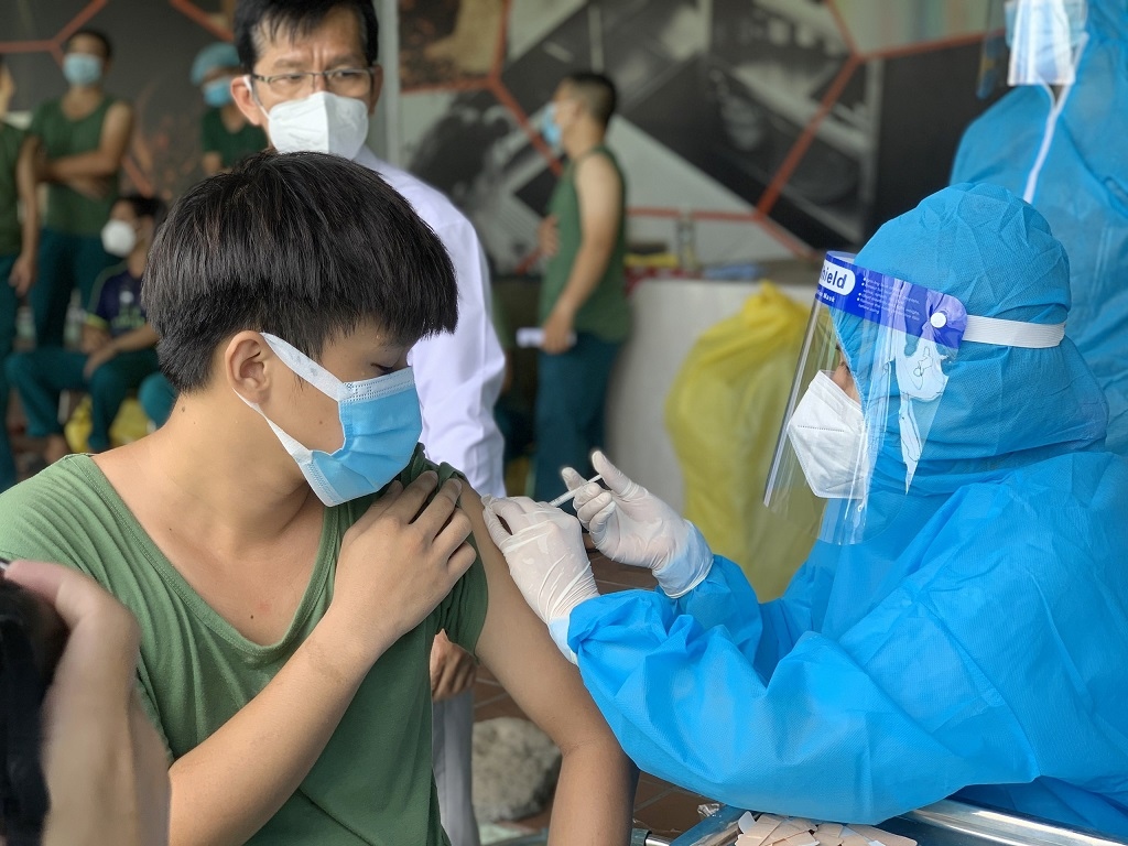 Lấy mẫu xét nghiệm Covid-19 ở TP. Hồ Chí Minh. (Nguồn: TTXVN)
