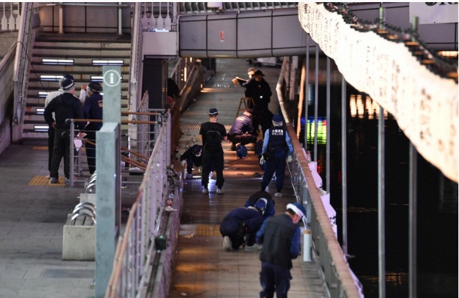 Cảnh sát Osaka đang tiến hành điều tra vụ việc một thanh niên được cho là người Việt Nam bị sát hại ở khu vực trung tâm thương mại Namba. (Nguồn: Asahi)