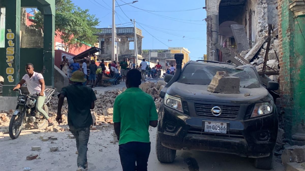 Thông báo của Đại sứ quán Việt Nam tại Cuba kiêm nhiệm Haiti cho biết không có người Việt nào thương vong trong trận động đất có độ lớn 7,4 xảy ra tại miền Tây Haiti tối 14/8. (Nguồn: CNN)