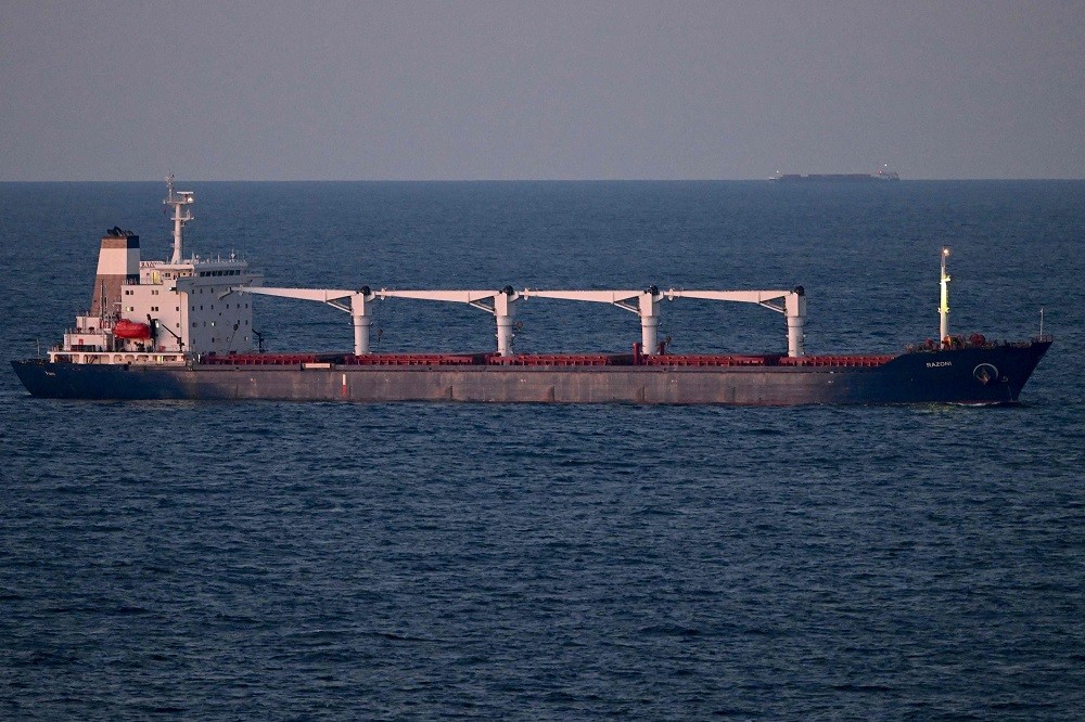 Tàu hàng xuất khẩu ngũ cốc đầu tiên của Ukraine không 'về đích' như kế hoạch