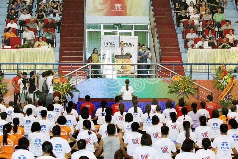 Ngày quốc tế Yoga 21/6 lần thứ nhất năm 2015 tại Việt Nam đã chính thức diễn ra sáng 21/6, tại Cung Thể thao Quần Ngựa, Hà Nội. (Nguồn: TTXVN)