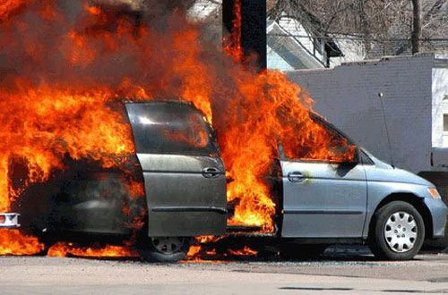 Cách xử lý khi ô tô bị cháy