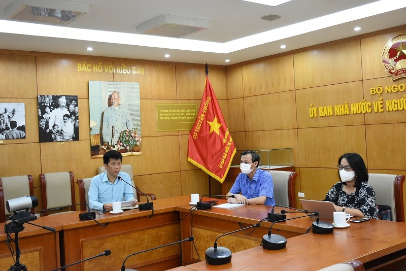 Chiều ngày 10/9, Chi đoàn Ủy ban Nhà nước về người Việt Nam ở nước ngoài phối hợp với Ban chấp hành Đoàn Thanh niên Bộ Ngoại giao tổ chức buổi đào tạo chuyên đề đầu tiên theo hình thức trực tuyến với chủ đề “Công tác thông tin đối ngoại trong kỷ nguyên số”