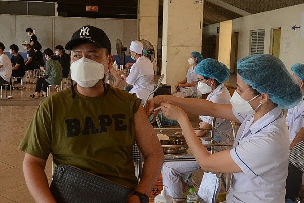 COVID-19: 4,000 foreigners vaccinated in Ha Noi