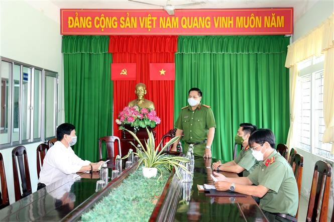 Vaccine nào cho ‘virus tin giả’?