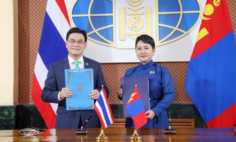 Phó Thủ tướng Thái Lan thăm Mông Cổ