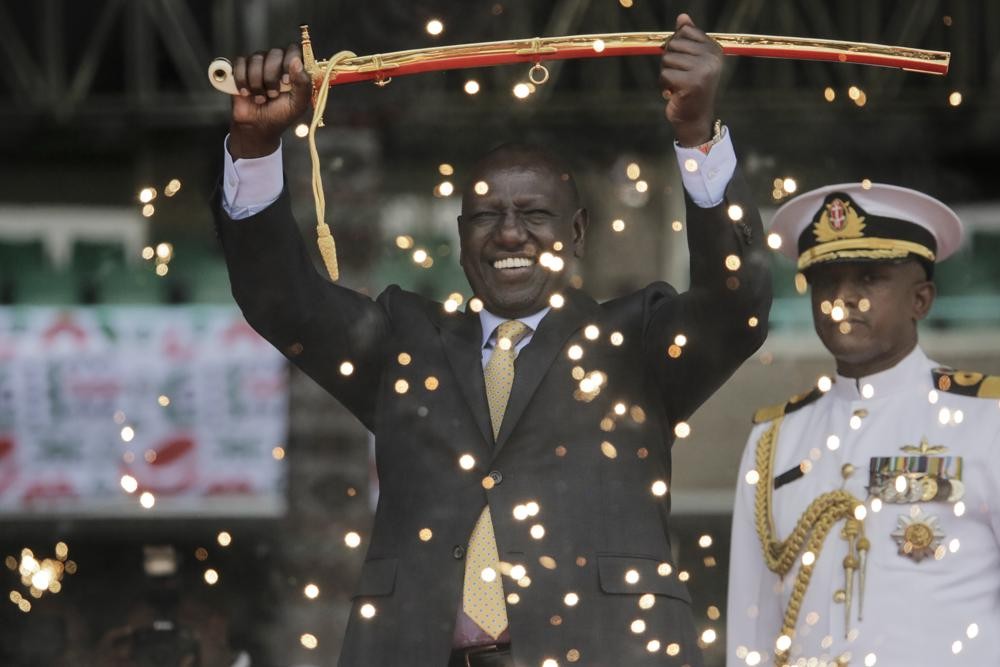  Ngày 13/9, Tổng thống mới đắc cử của Kenya, ông William Ruto đã tuyên thệ nhậm chức Tổng thống thứ 5 của nước này tại một buổi lễ ở thủ đô Nairobi. (Nguồn: AP)