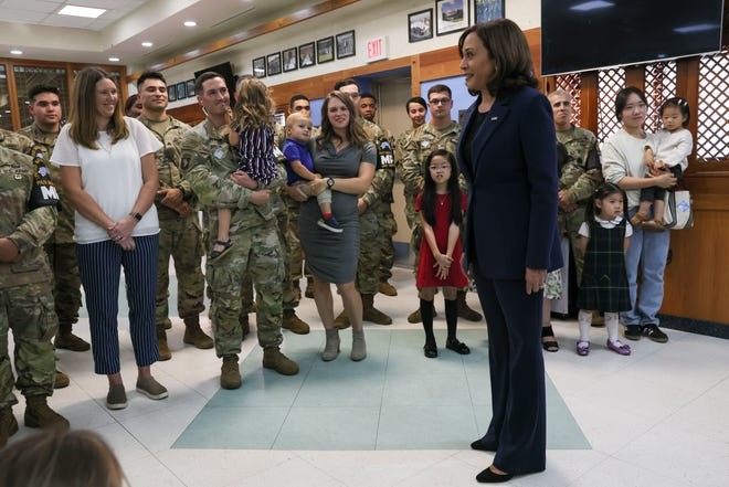 Phó Tổng thống Mỹ thăm khu phi quân sự liên Triều