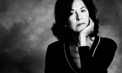 Giải Nobel Văn học 2020 tôn vinh giọng thơ 'không thể nhầm lẫn' của Louise Gluck