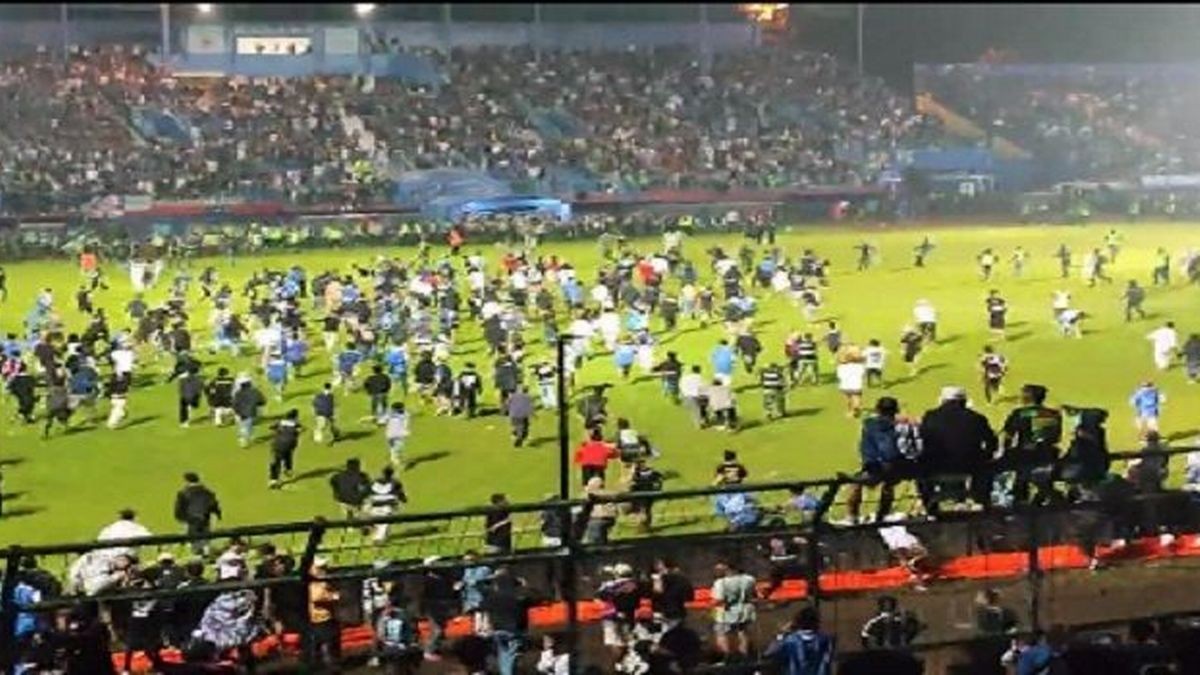 Indonesia: 127 cổ động viên thiệt mạng trong một trận đấu bóng đá