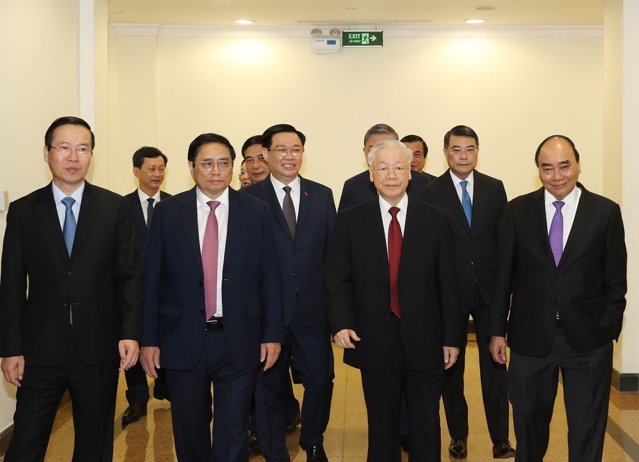 Tổng Bí thư Nguyễn Phú Trọng và các đồng chí lãnh đạo Đảng, Nhà nước cùng các đại biểu dự bế mạc Hội nghị. (Nguồn: TTXVN)