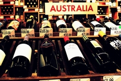 Mặc Trung Quốc 'ra đòn', Australia 'bảo vệ quyết liệt' ngành công nghiệp rượu