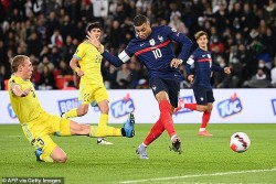 Thắng đậm Kazakhstan, Pháp giành vé dự World Cup