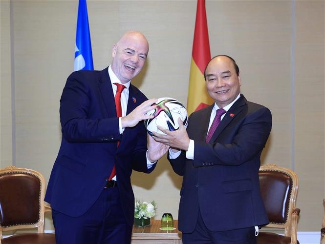 President Nguyen Xuan Phuc active in Switzerland