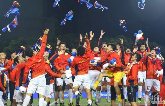 Báo Trung Quốc: 'Bóng đá Trung Quốc nên học hỏi bóng đá Việt Nam'