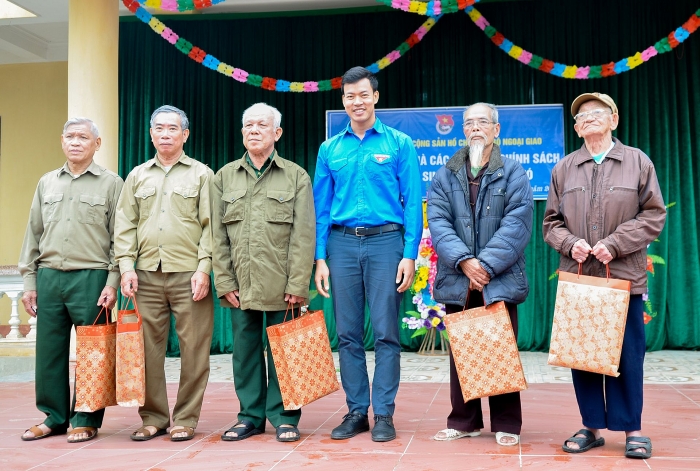 van phong dang uy doan the bo ngoai giao 55 nam mot chang duong ve vang