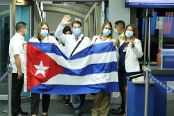 Mặc 'rào cản' Mỹ, đoàn bác sĩ Cuba tới Panama hỗ trợ chống dịch Covid-19