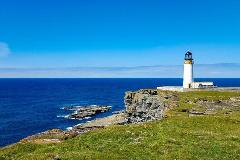 Chuyến bay ngắn nhất thế giới chưa đầy 2 phút là giữa Westray và Papa Westray. 