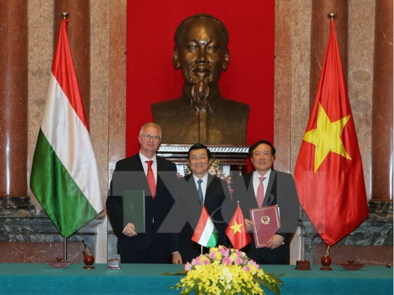 Việt Nam-Hungary ký hiệp định tương trợ tư pháp về hình sự