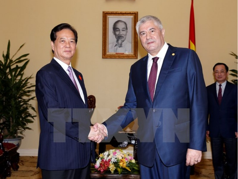Thủ tướng Nguyễn Tấn Dũng tiếp Bộ trưởng Bộ Nội vụ Nga