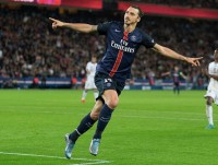 ibrahimovic se gia nhap man utd trong 48 gio toi