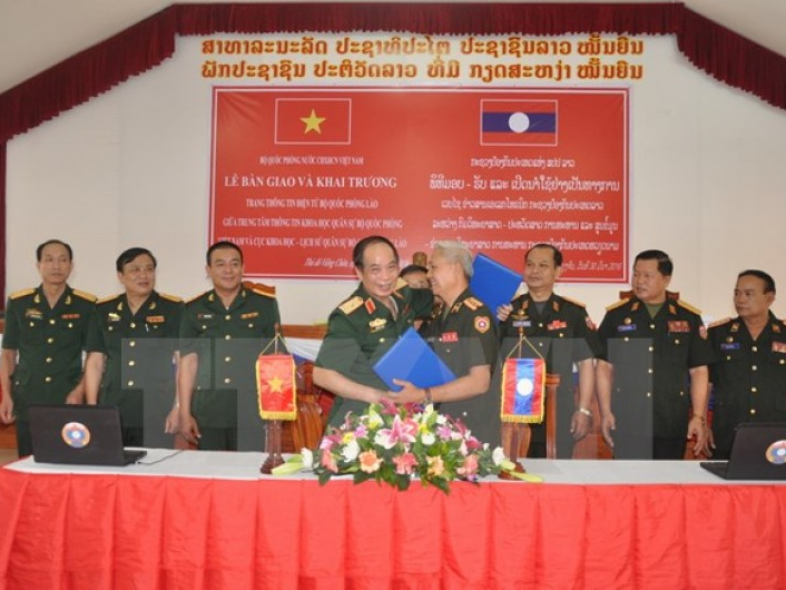 Việt Nam giúp Lào xây dựng trang thông tin điện tử quốc phòng