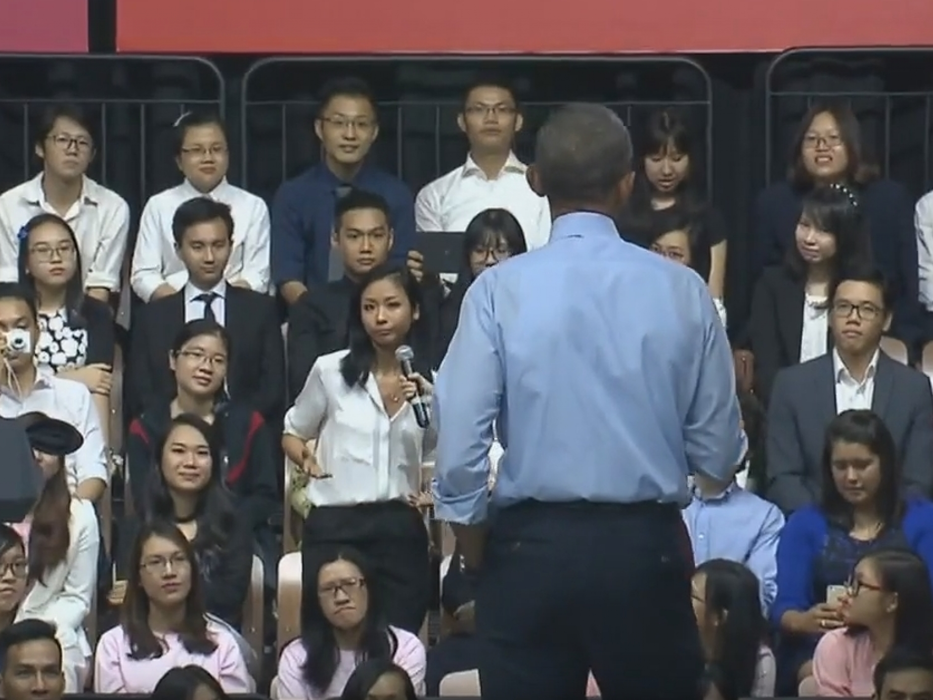Suboi đọc rap cho Tổng thống Obama