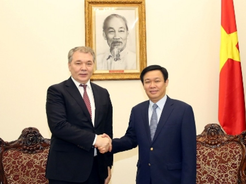 Phó Thủ tướng Vương Đình Huệ tiếp Phó Chủ tịch Ủy ban Đối ngoại Duma Quốc gia Nga