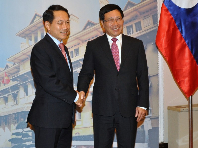 Phó Thủ tướng Phạm Bình Minh hội đàm với Bộ trưởng Ngoại giao CHDCND Lào