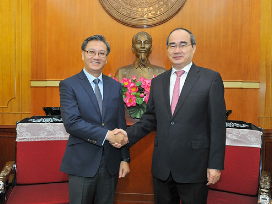 Chủ tịch Ủy ban Trung ương MTTQ Việt Nam Nguyễn Thiện Nhân tiếp Đại sứ Lào
