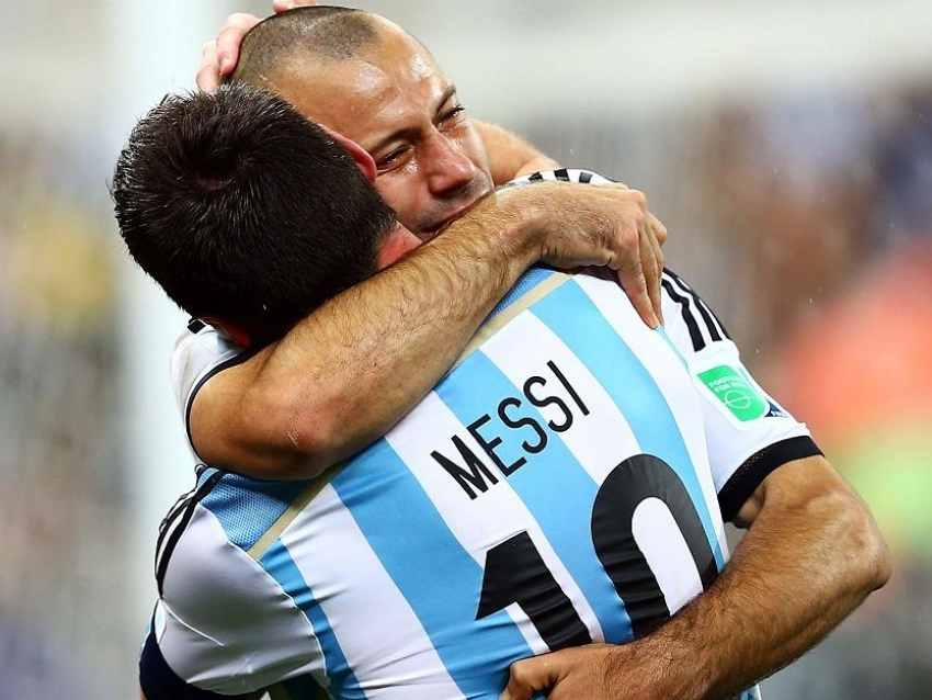 Tỉnh mộng đi Messi, người Argentina không yêu anh đâu!