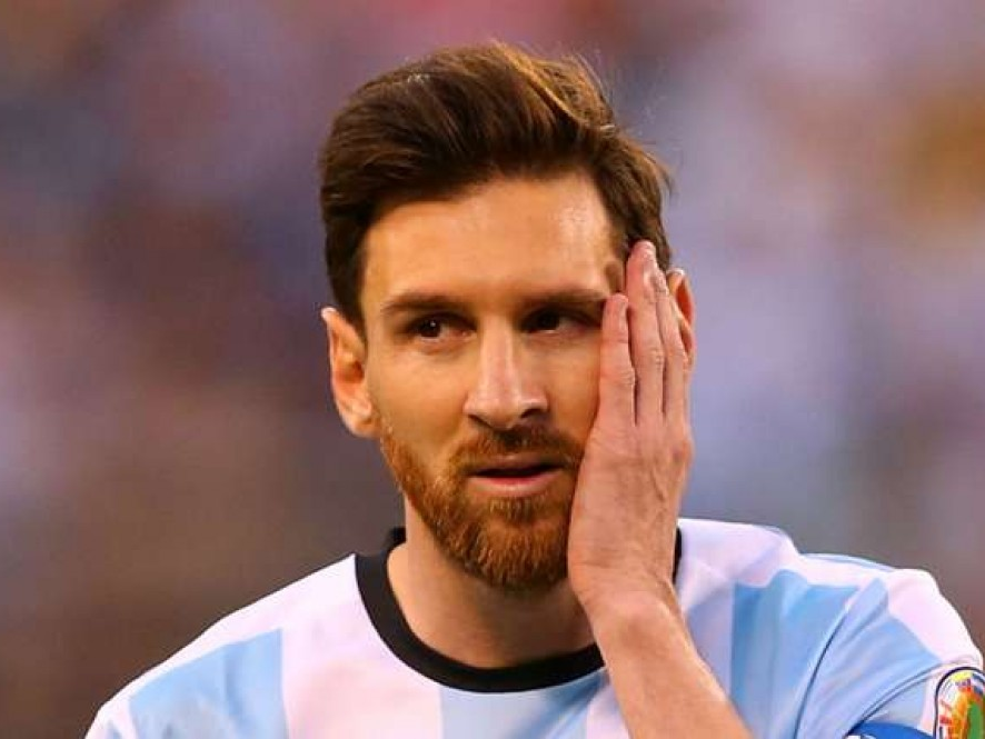 Tổng thống Argentina “vỗ về” Messi
