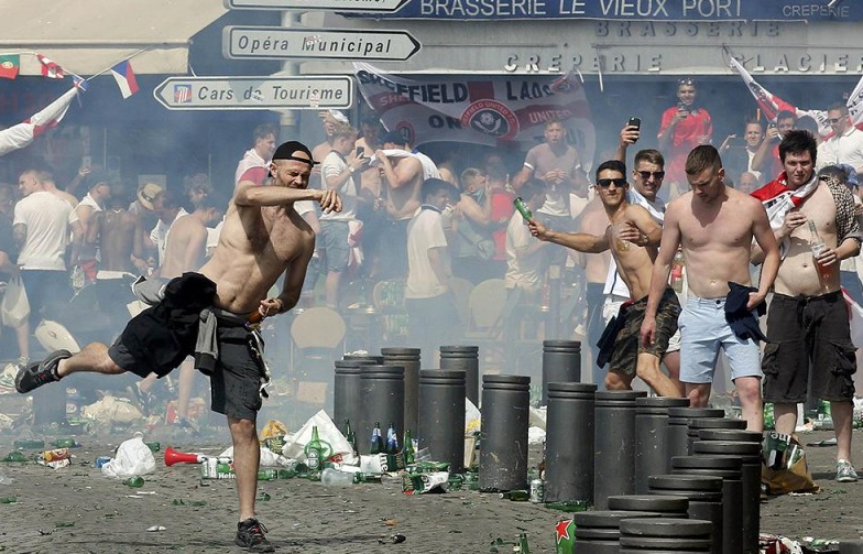 UEFA đưa ra giải pháp chống hooligan