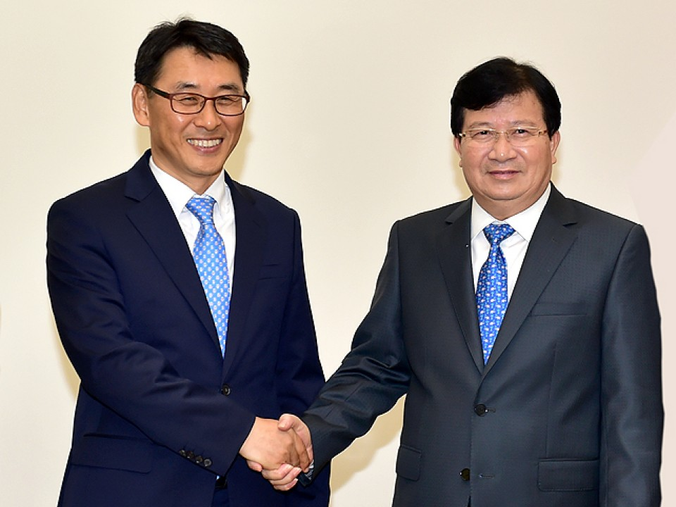 Phó Thủ tướng Trịnh Đình Dũng tiếp lãnh đạo các DN nước ngoài