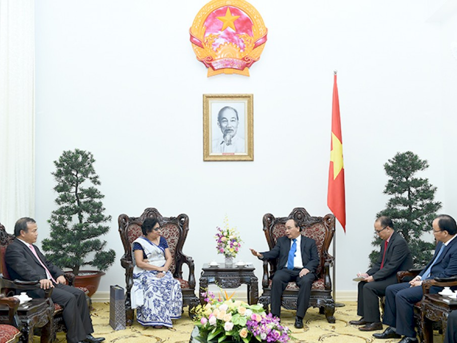 Thủ tướng tiếp Đại sứ Hàn Quốc và Sri Lanka