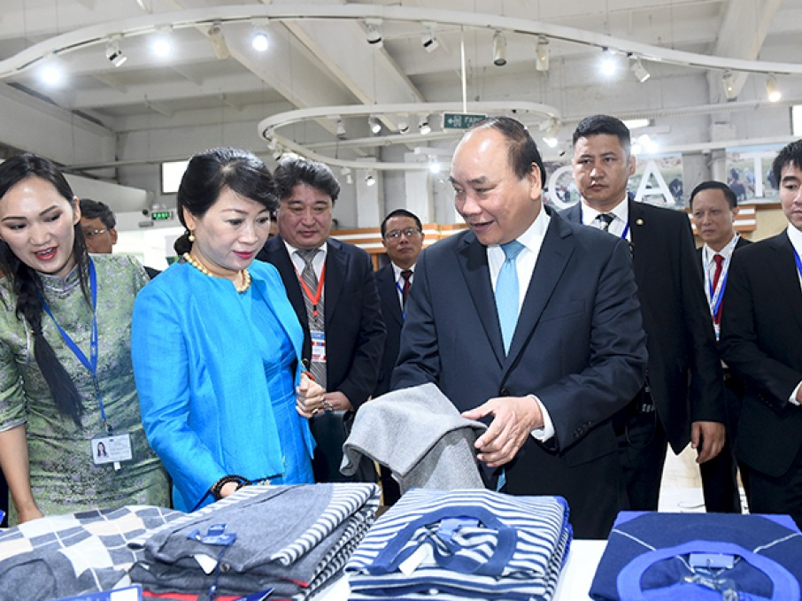 Thủ tướng thăm cơ sở chế biến len Gobi, Mông Cổ