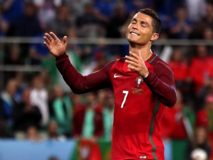 Vì sao Ronaldo chưa xứng đáng với Quả bóng Vàng?