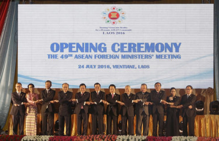 Việt Nam thúc đẩy quan hệ đối tác chiến lược với Singapore, Indonesia