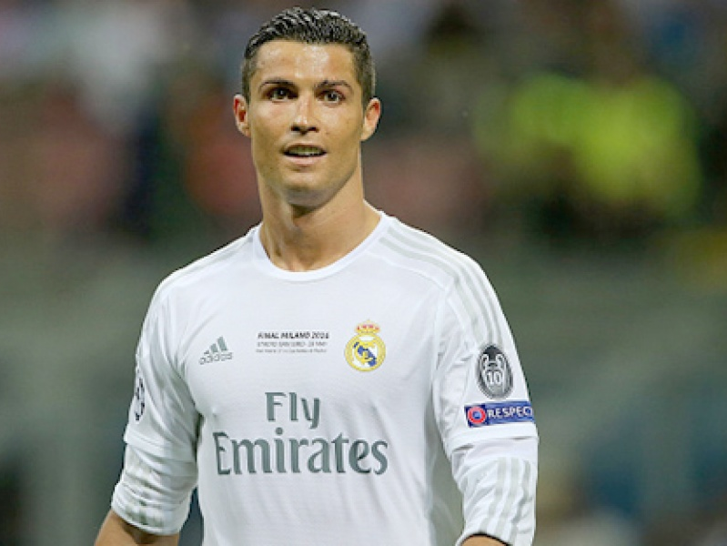 Chuyển nhượng 5/8: Ronaldo ở lại Real tới năm 2021