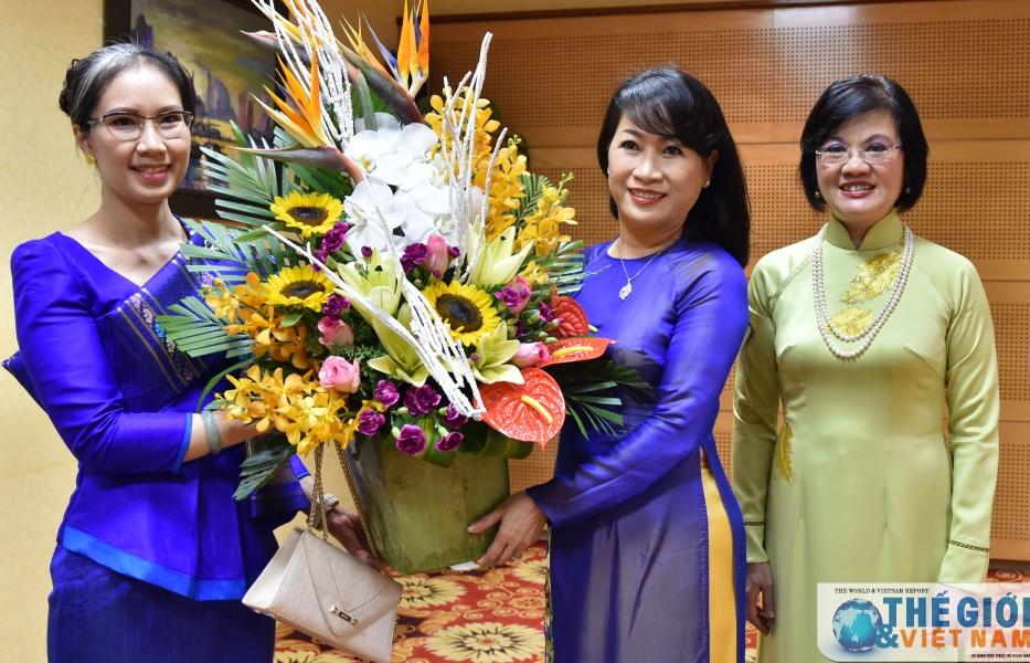 Nhóm Phụ nữ Cộng đồng ASEAN chào Phu nhân Thủ tướng Chính phủ